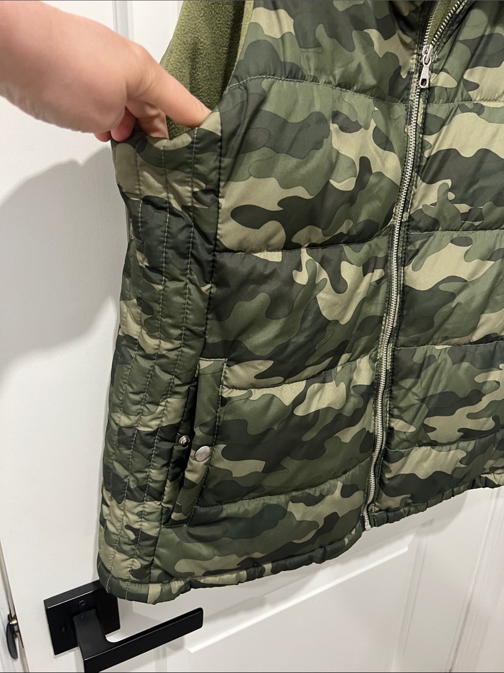 Old Navy Olive Green Camo Puffer Vest - Picture 3 of 6